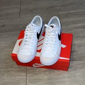 NIKE BLAZER LOW ‘77 (GS)